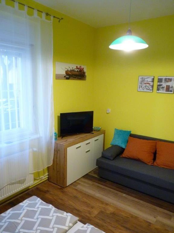 Eper Apartman Debrecen Exterior photo