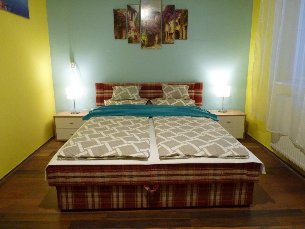 Eper Apartman Debrecen Exterior photo